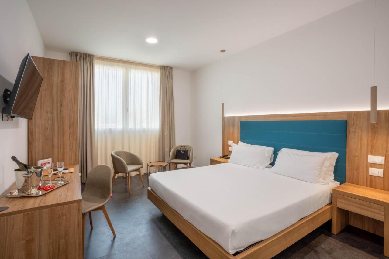 V Hotel أنكونا المظهر الخارجي الصورة